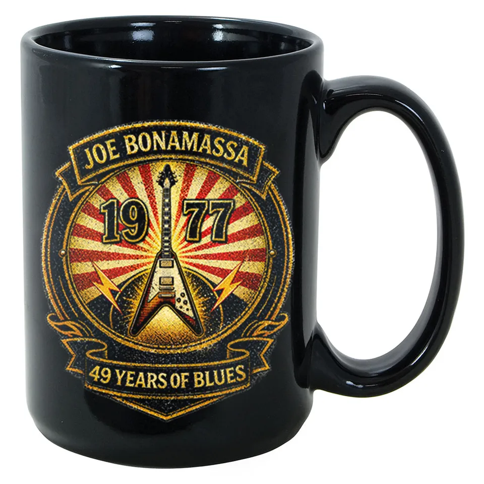 Joe Bonamassa 49 Years of Blues Flying V krus 11oz keramikk