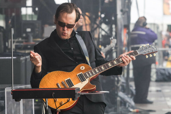 Joe Bonamassa Blues Thereminist metallbilde 20x16 matt