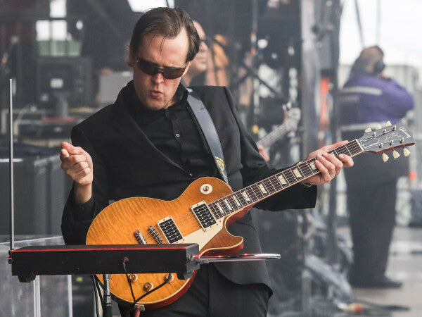 Joe Bonamassa Blues Thereminist metallbilde 20x16 matt