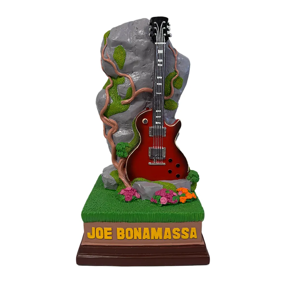 Joe Bonamassa Cherry Red Guitar hagefigur gnome